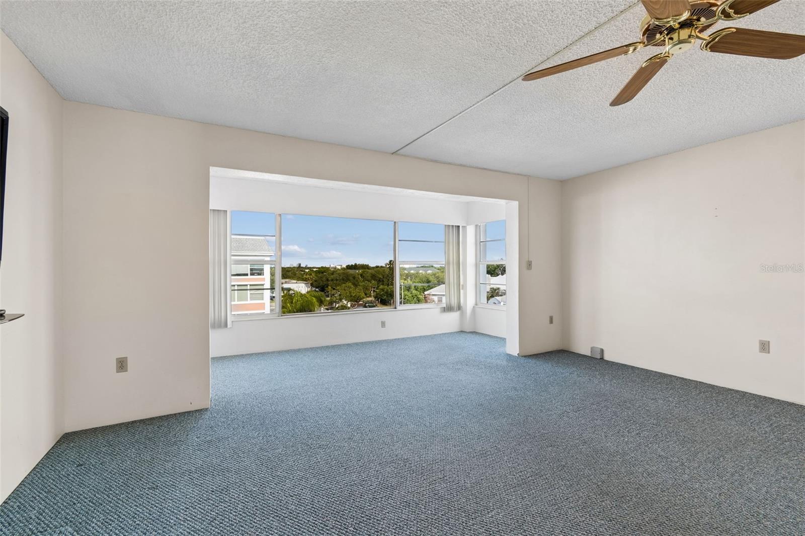 Image 14 of 71 For 6960 20th Avenue N 501