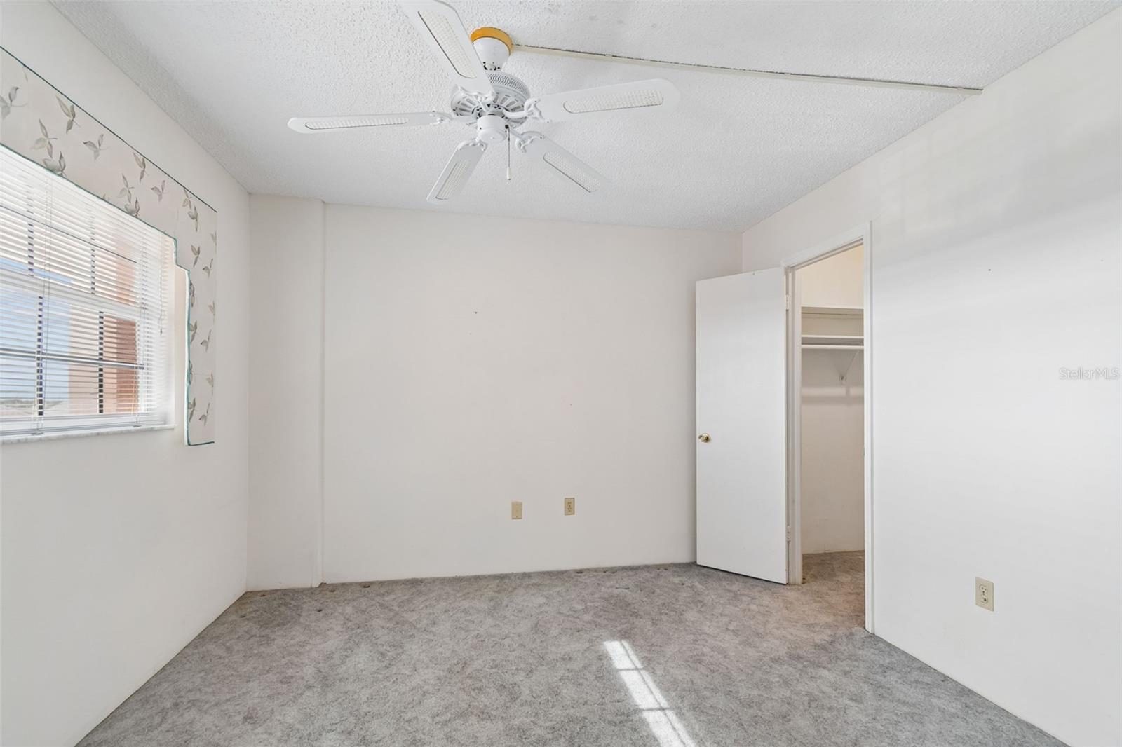 Image 37 of 71 For 6960 20th Avenue N 501