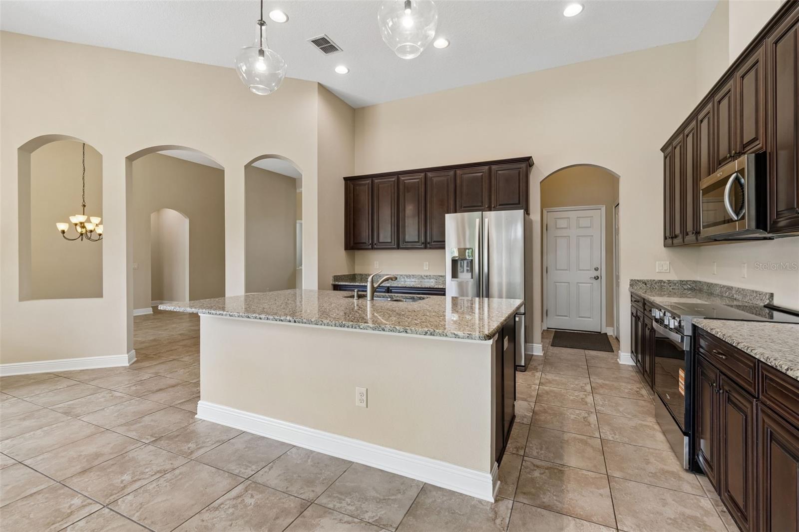Image 6 of 38 For 15604 Hampton