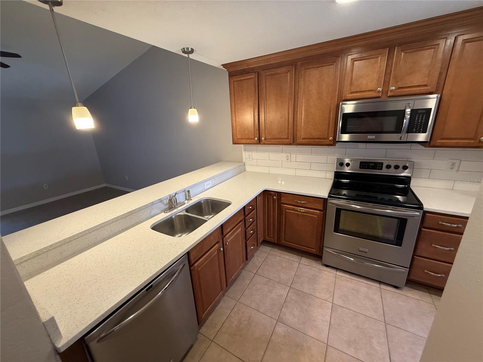 Image 3 of 17 For 4607 Lantana Place