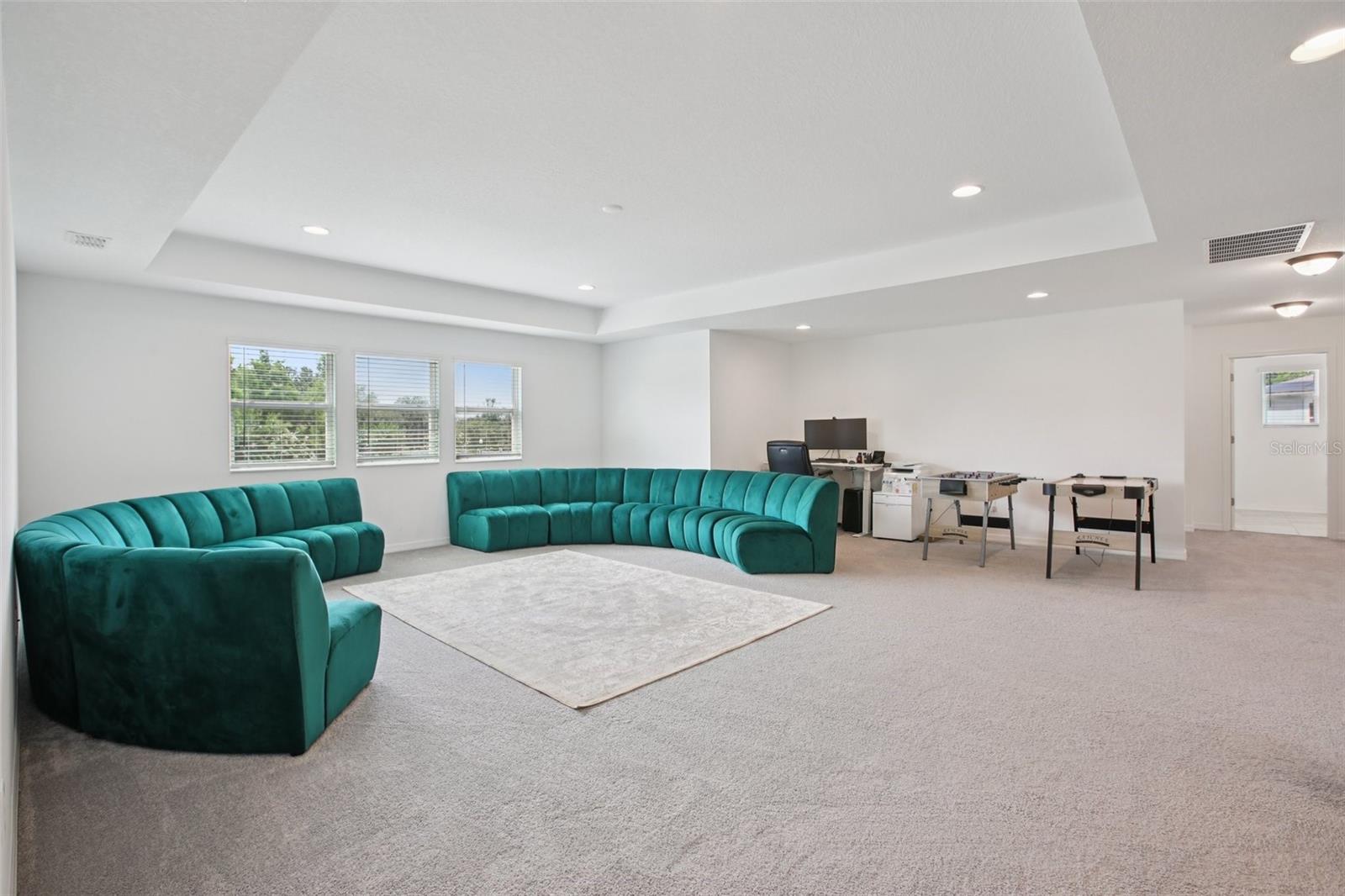 Image 23 of 47 For 9508 Pyrenees Place