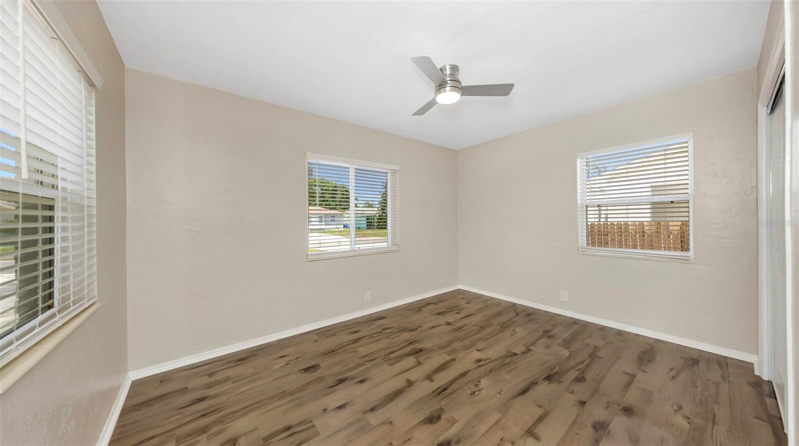 Image 39 of 70 For 3200 33rd Avenue N