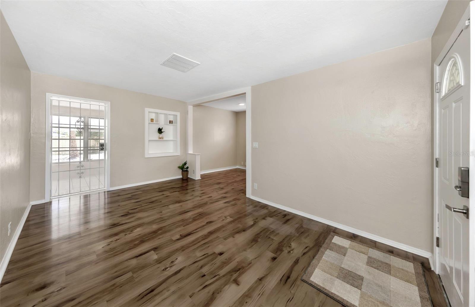 Image 4 of 70 For 3200 33rd Avenue N