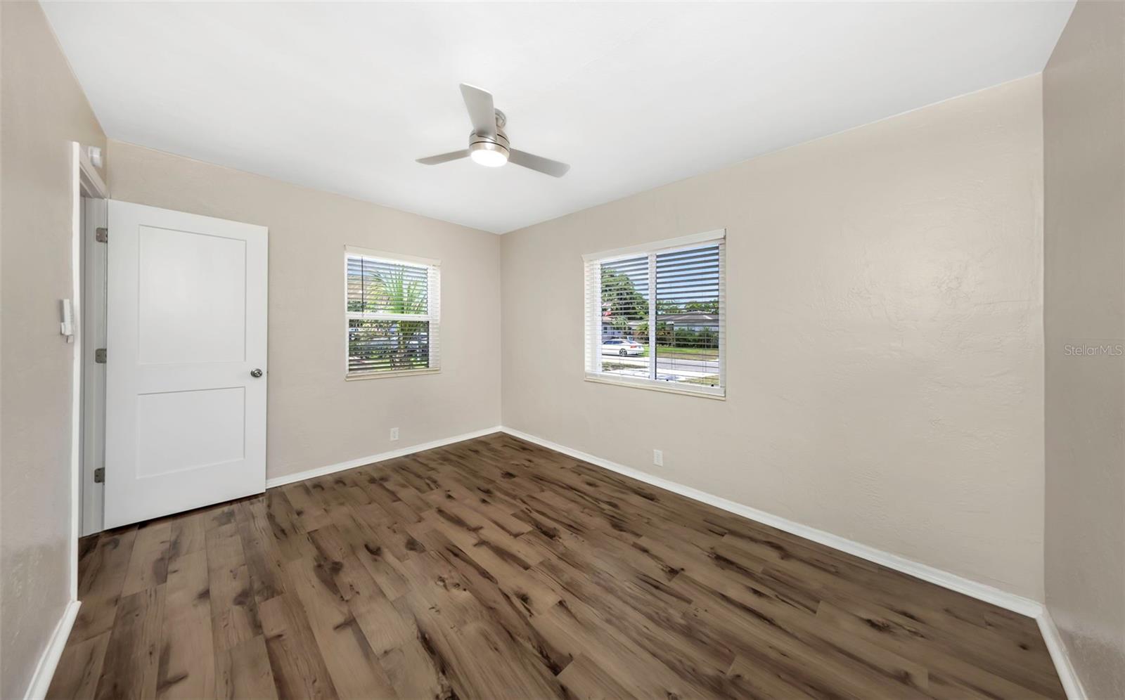 Image 41 of 70 For 3200 33rd Avenue N