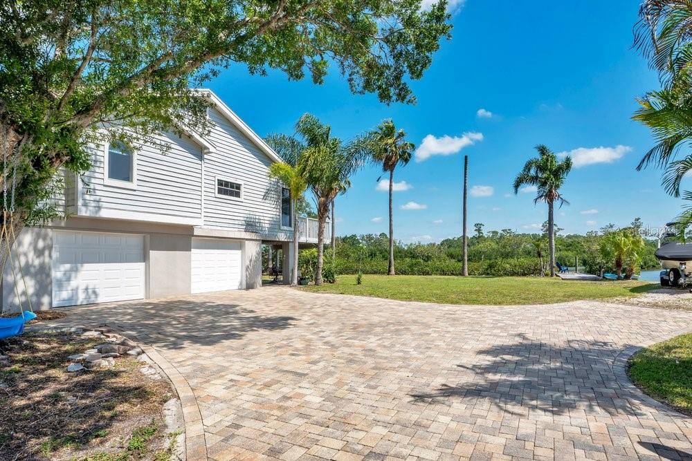 Image 4 of 78 For 3858 Shore Boulevard