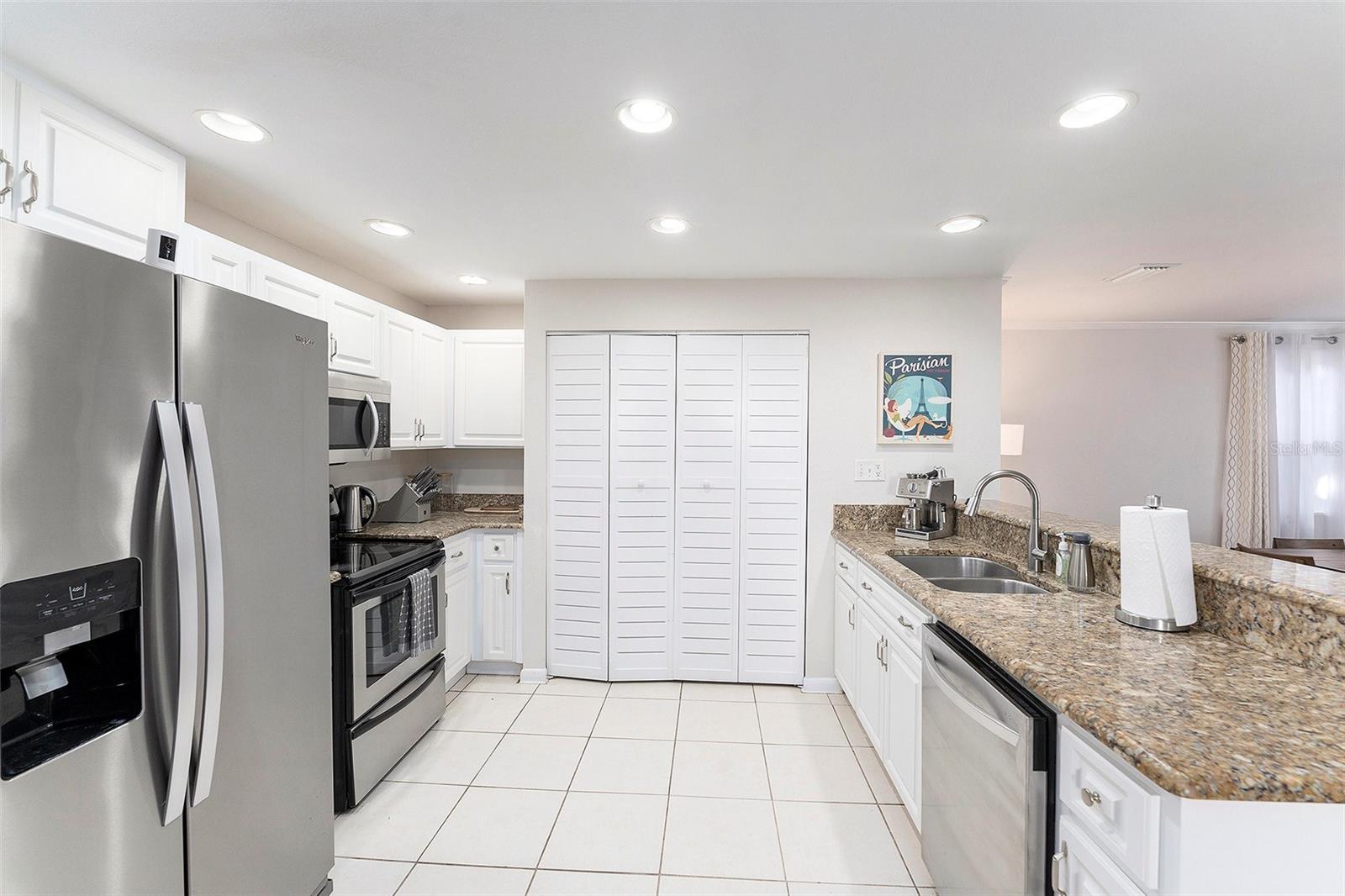 Image 14 of 39 For 309 Osborne Avenue