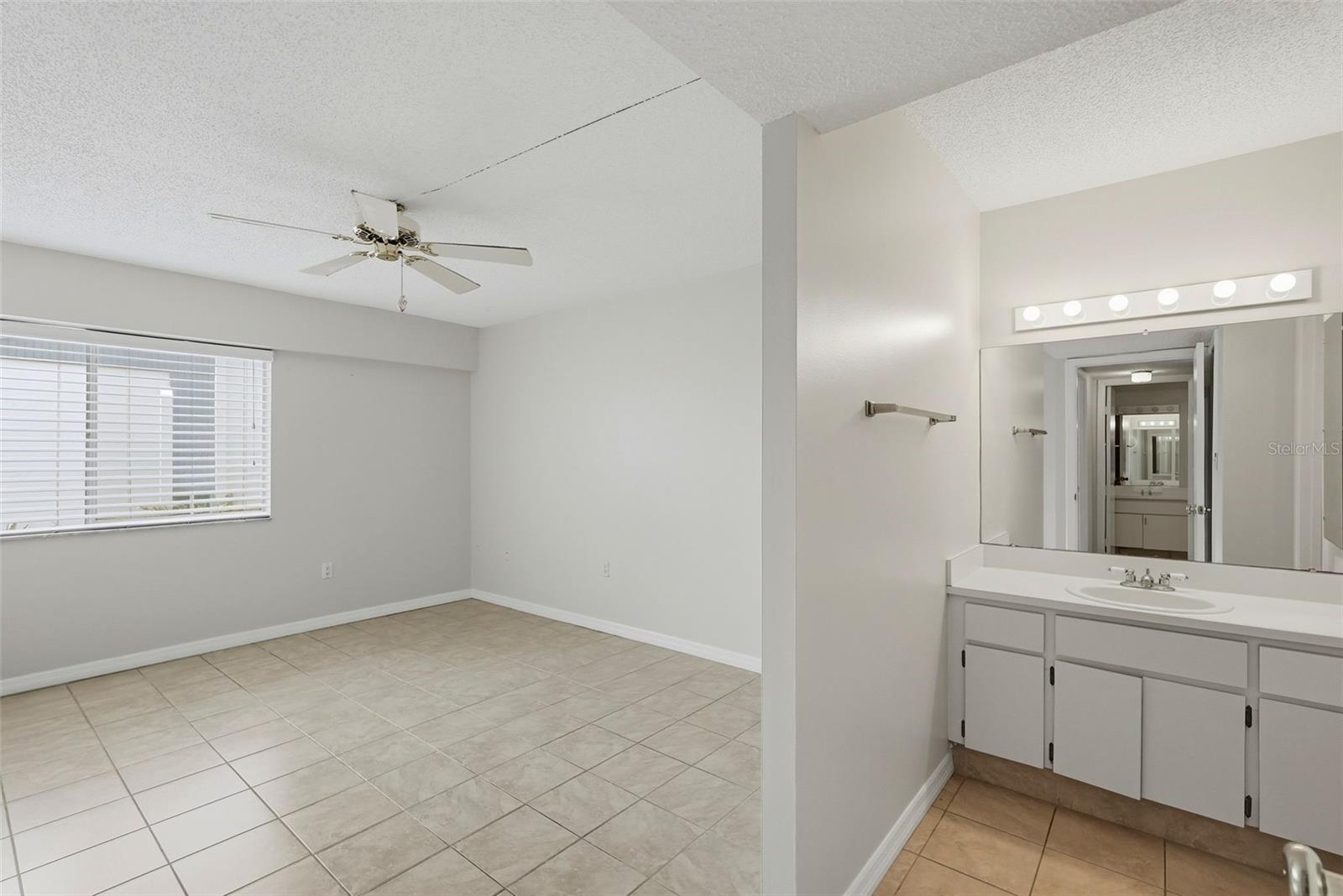 Image 15 of 36 For 14800 Walsingham Road 205
