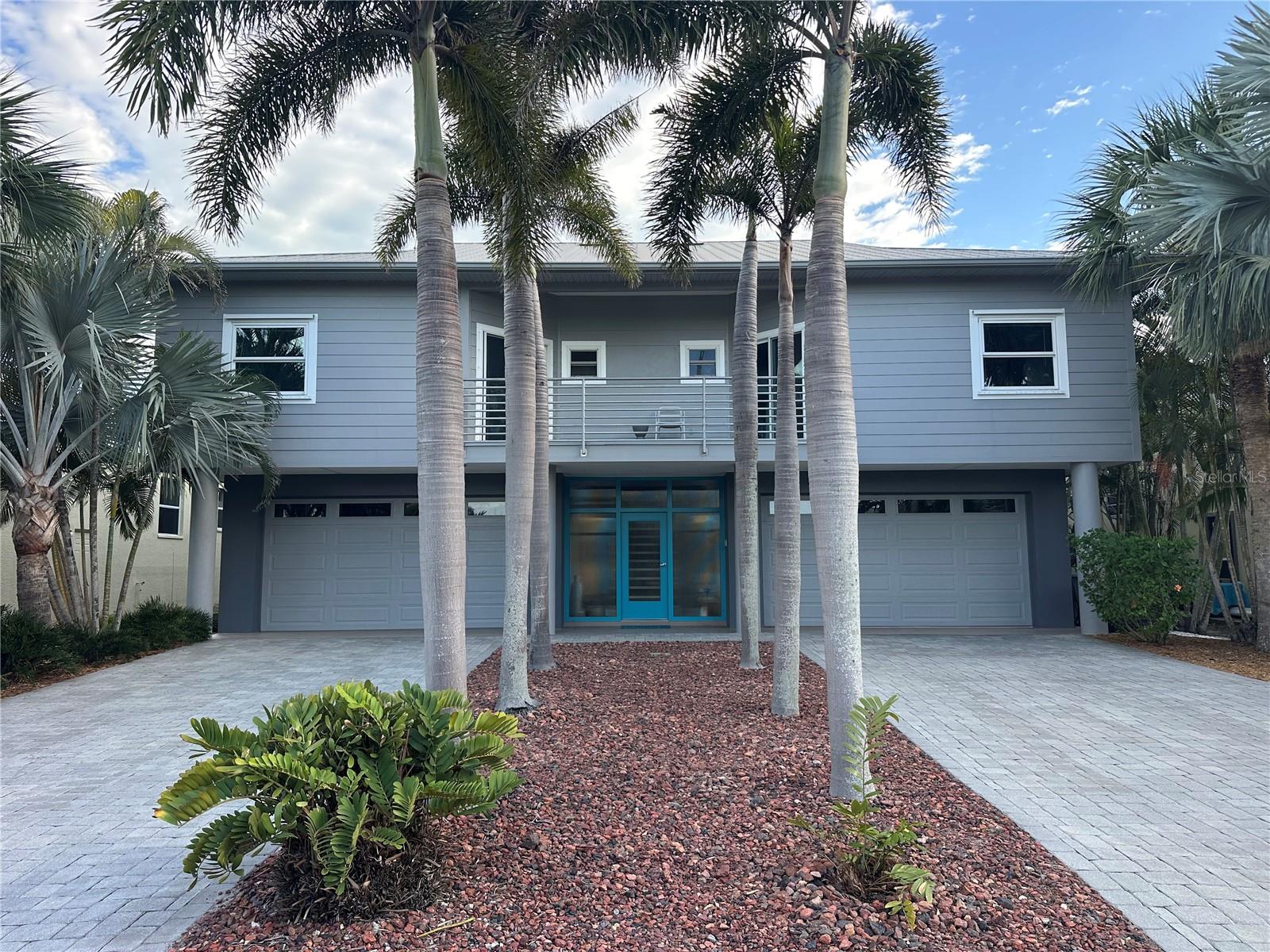 Details for 114 13th Street, BELLEAIR BEACH, FL 33786