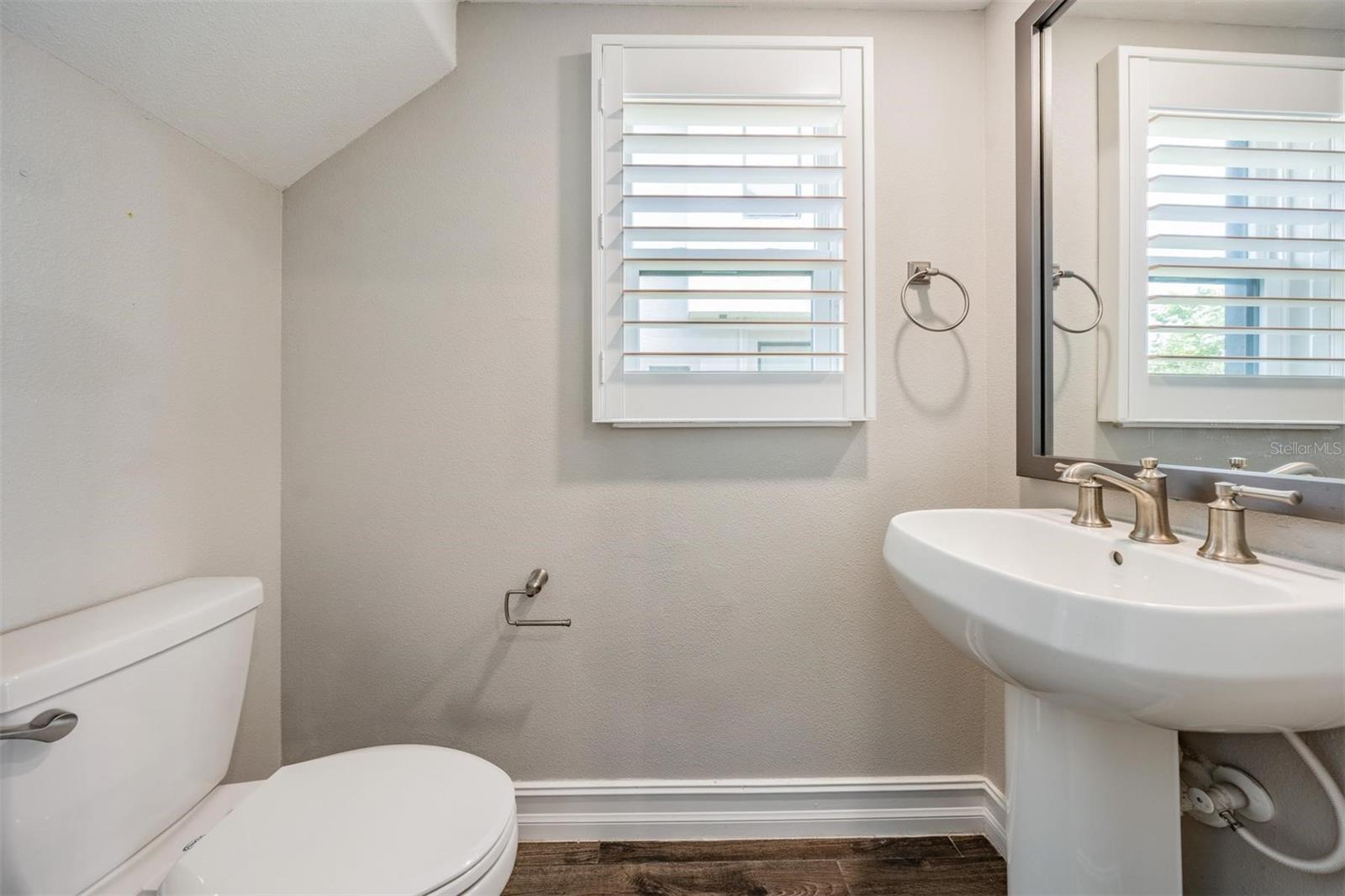 Image 11 of 49 For 4830 Isola Court