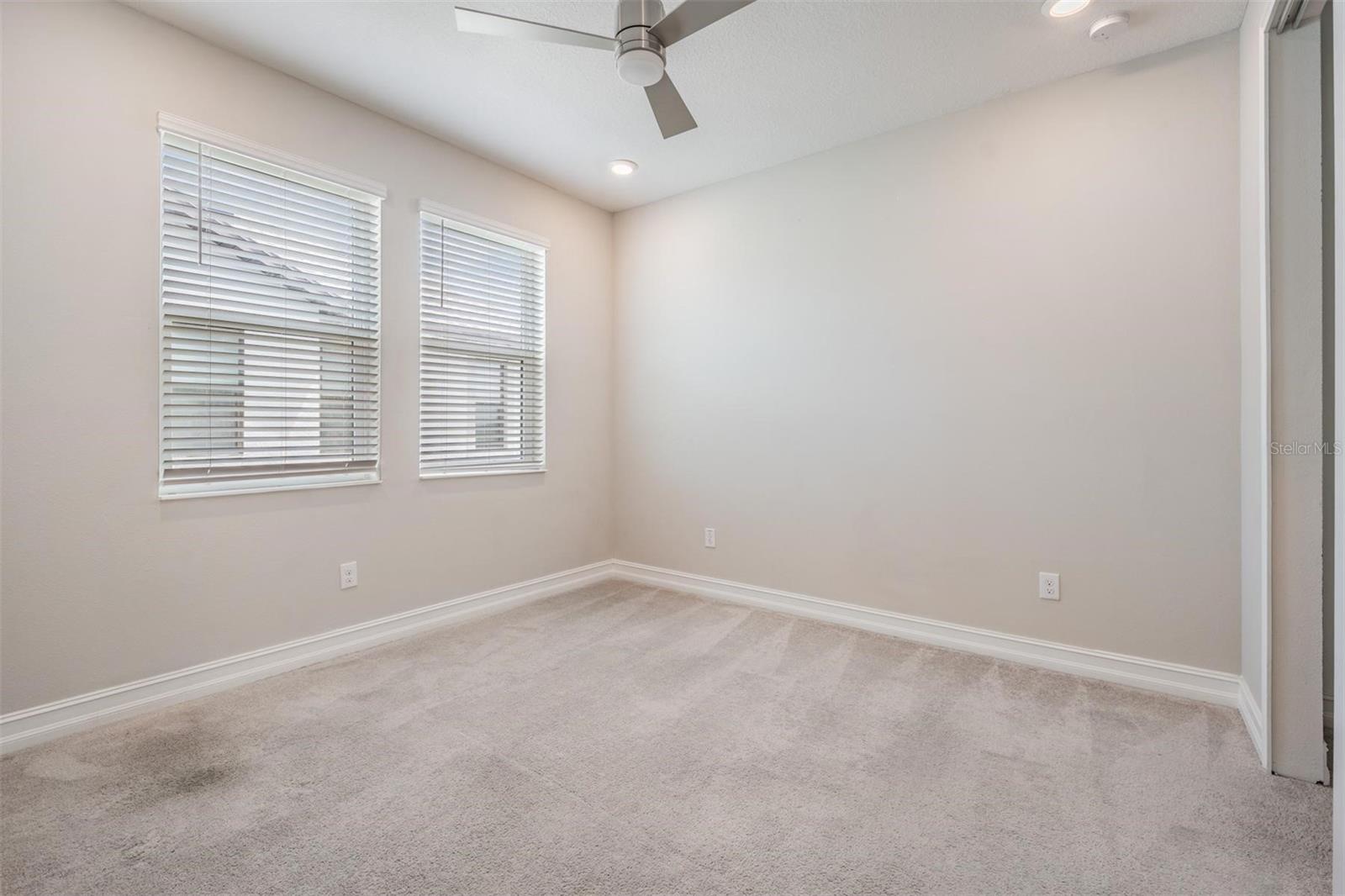 Image 19 of 49 For 4830 Isola Court