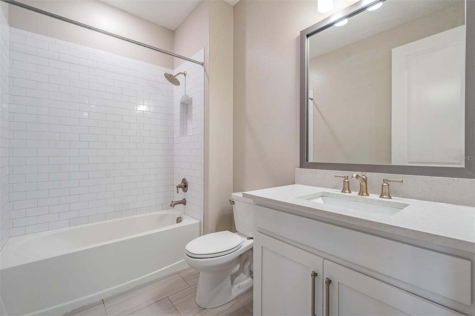 Image 20 of 49 For 4830 Isola Court