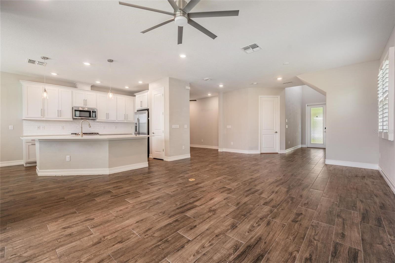 Image 5 of 49 For 4830 Isola Court