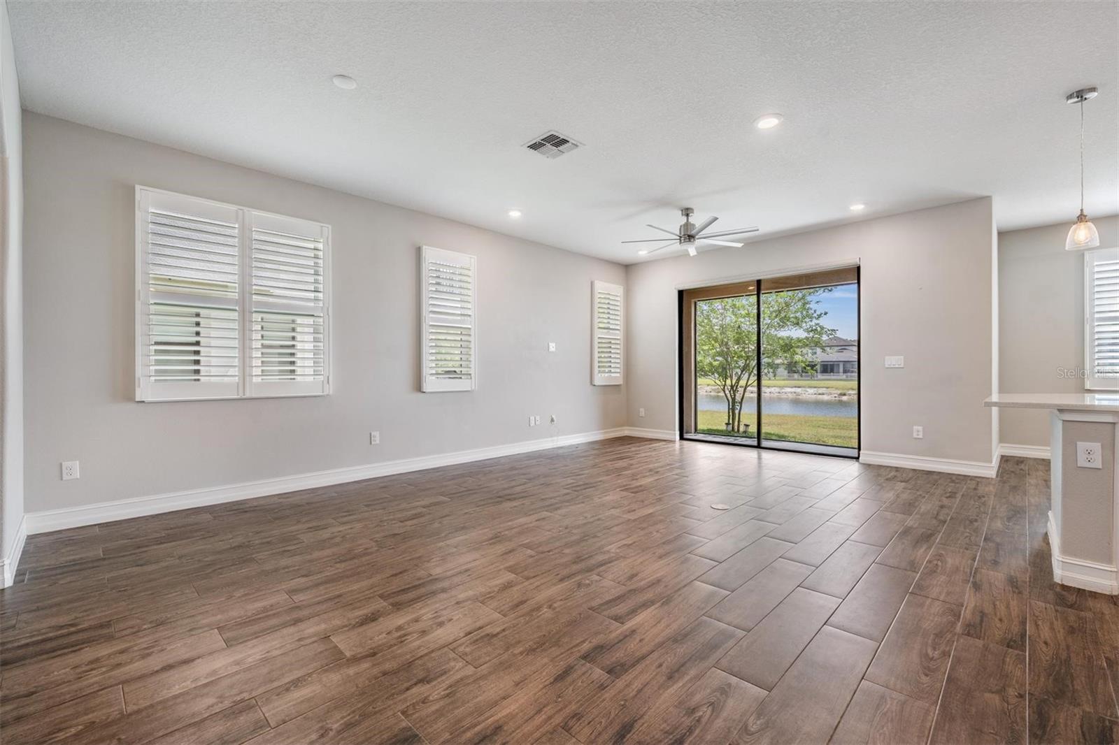 Image 7 of 49 For 4830 Isola Court