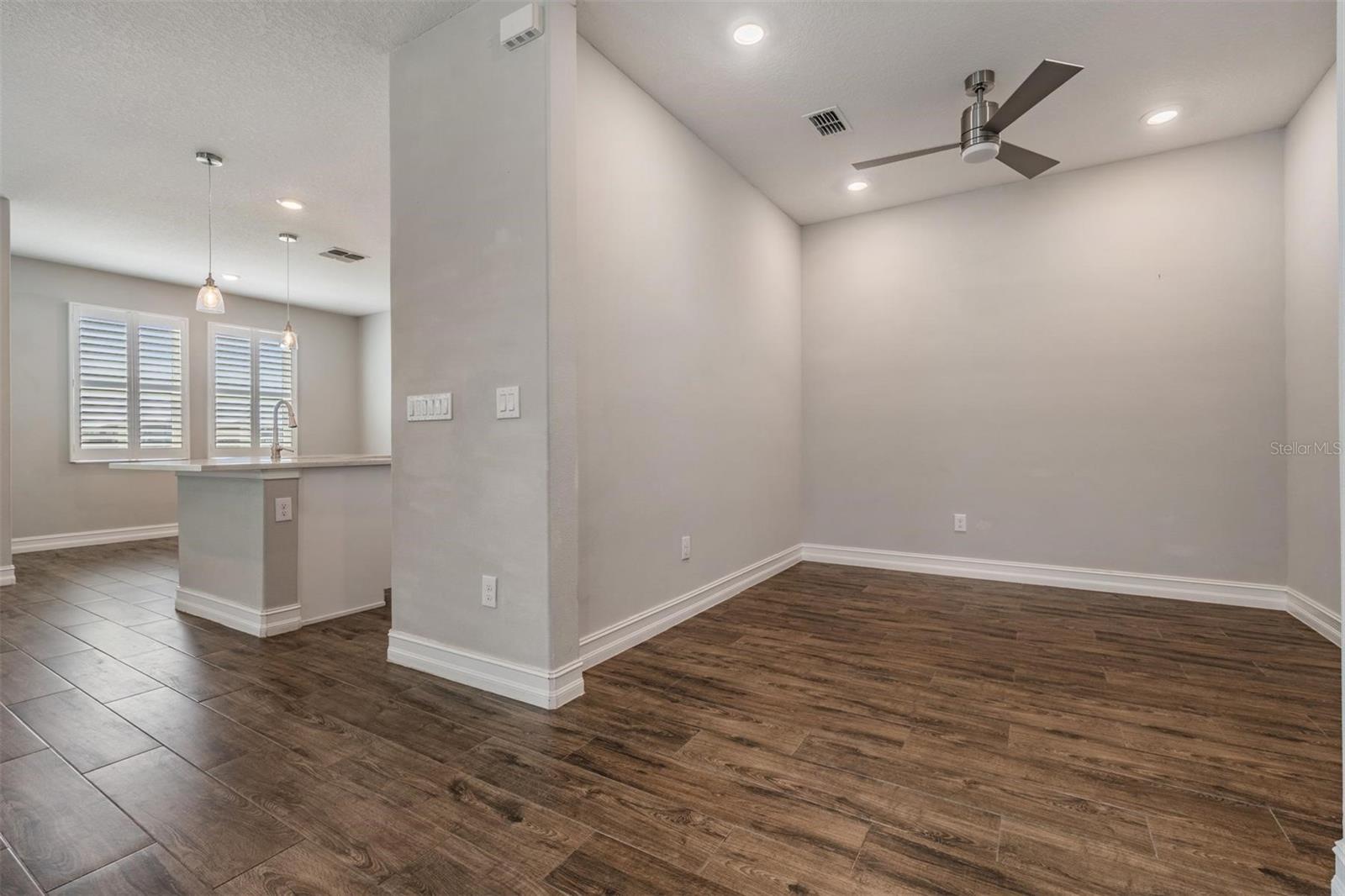 Image 8 of 49 For 4830 Isola Court