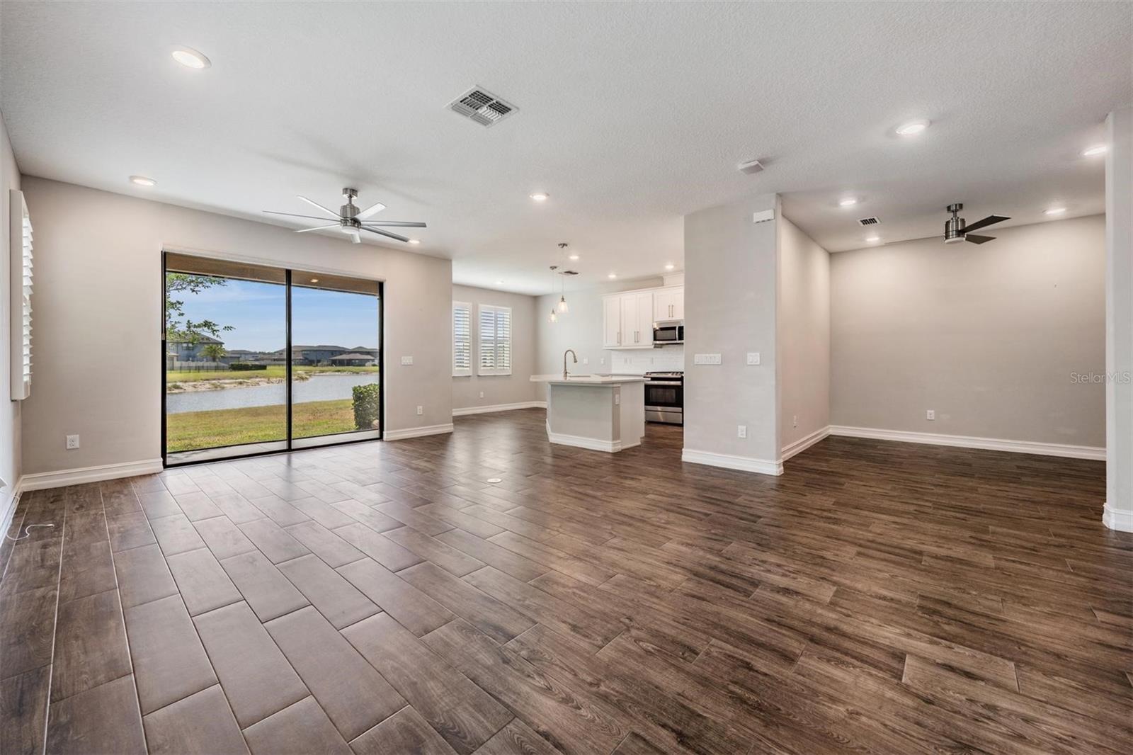 Image 9 of 49 For 4830 Isola Court