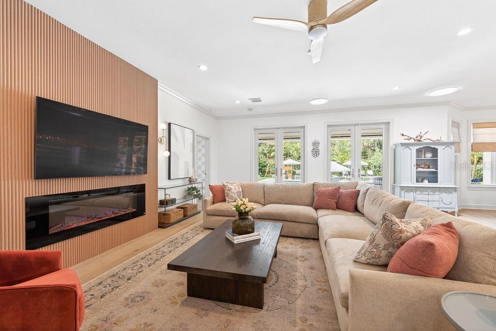 Image 13 of 78 For 140 Miramar Boulevard Ne