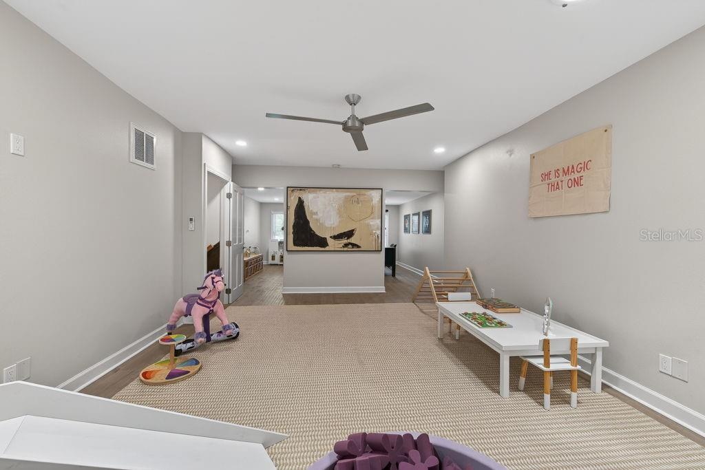 Image 46 of 78 For 140 Miramar Boulevard Ne
