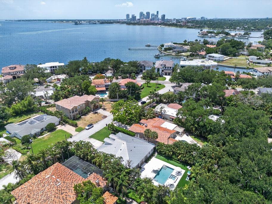 Image 72 of 78 For 140 Miramar Boulevard Ne