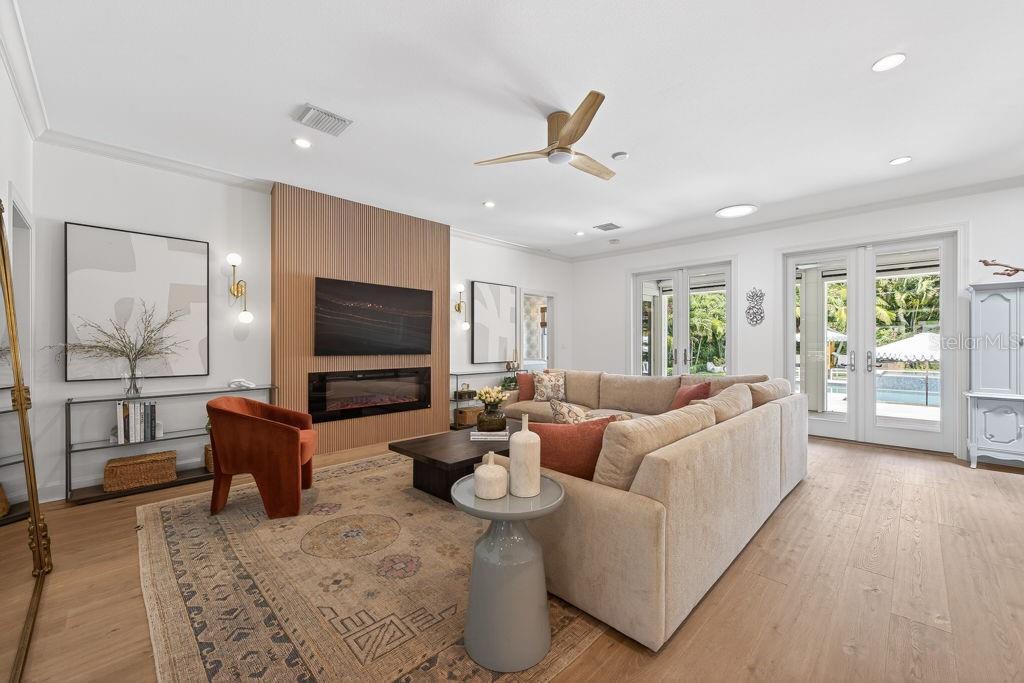 Image 9 of 78 For 140 Miramar Boulevard Ne
