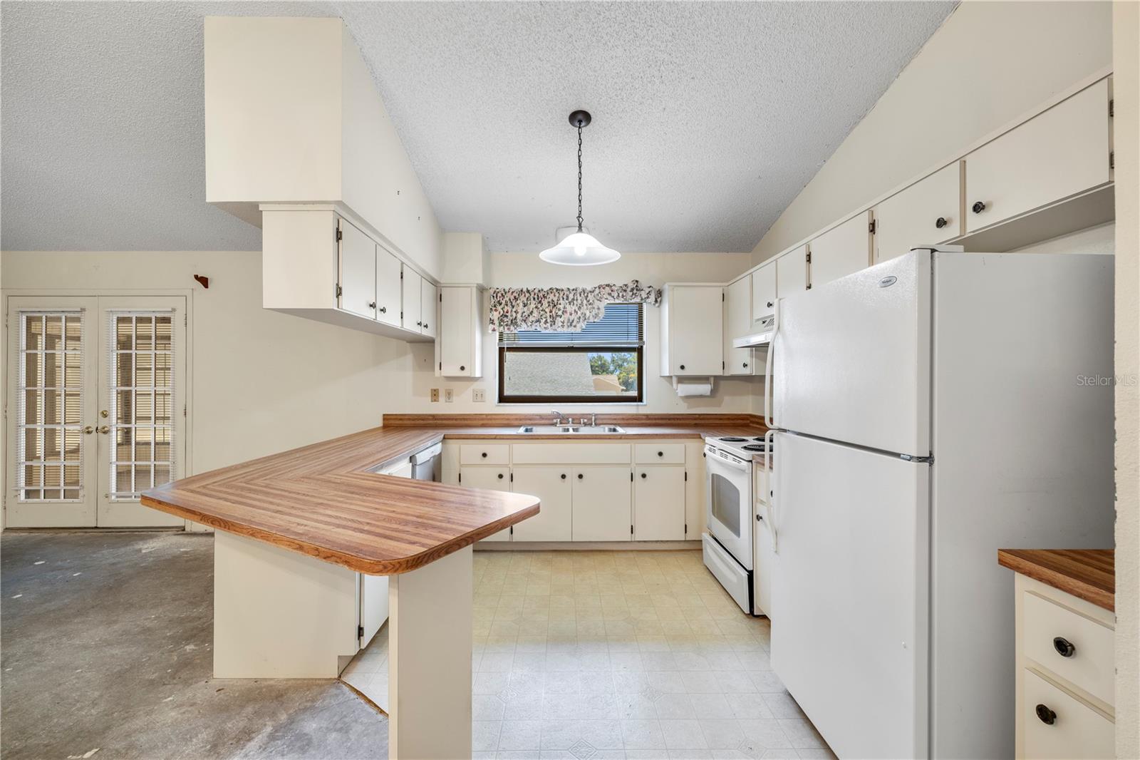 Image 11 of 45 For 277 Overstreet Court