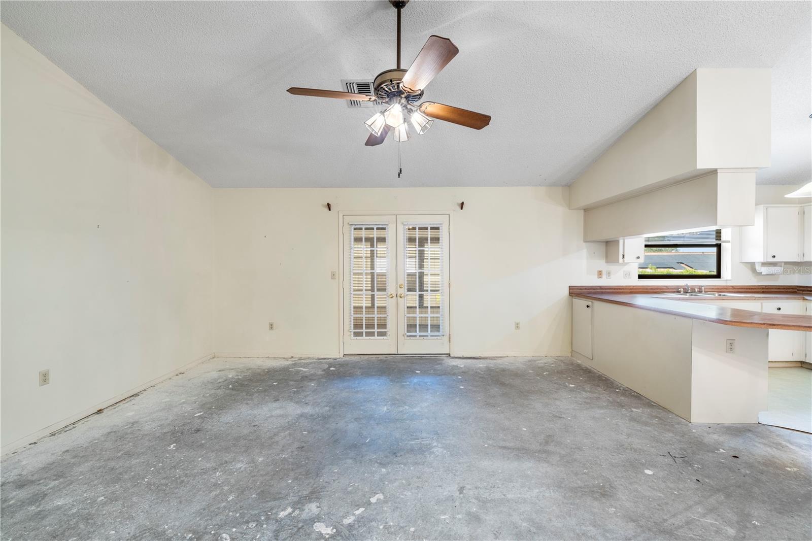 Image 6 of 45 For 277 Overstreet Court
