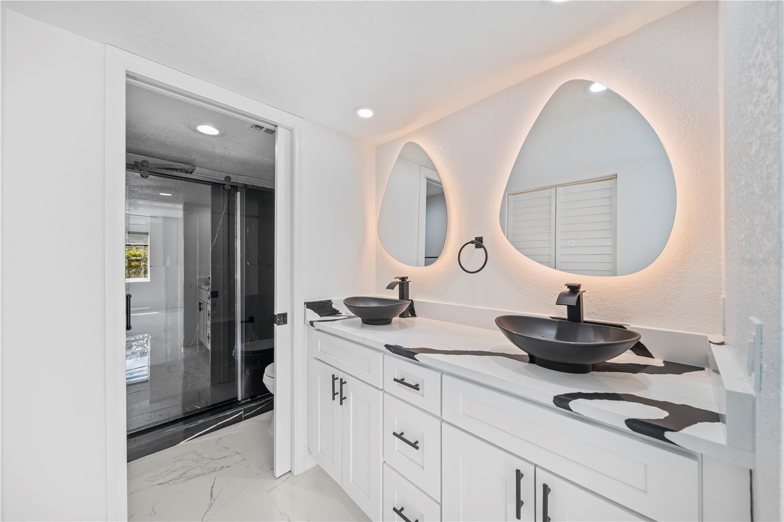 Image 10 of 39 For 4306 Madeira Court 3335