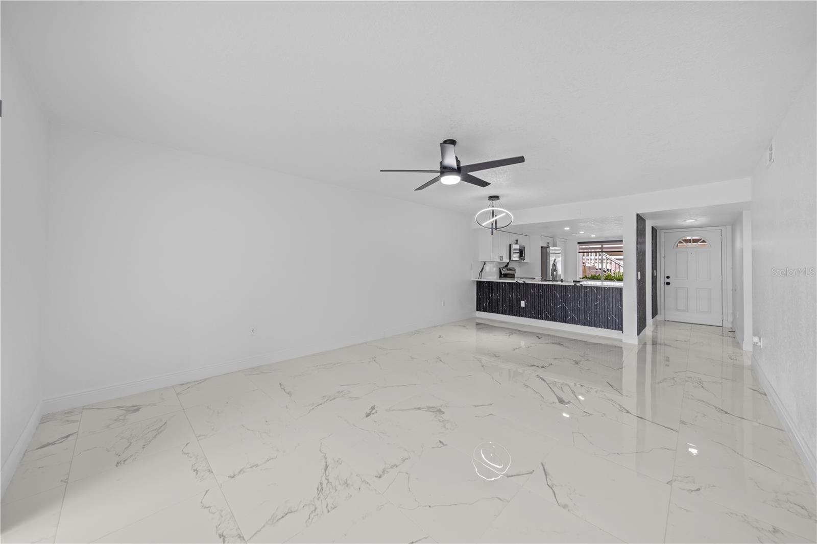 Image 14 of 39 For 4306 Madeira Court 3335