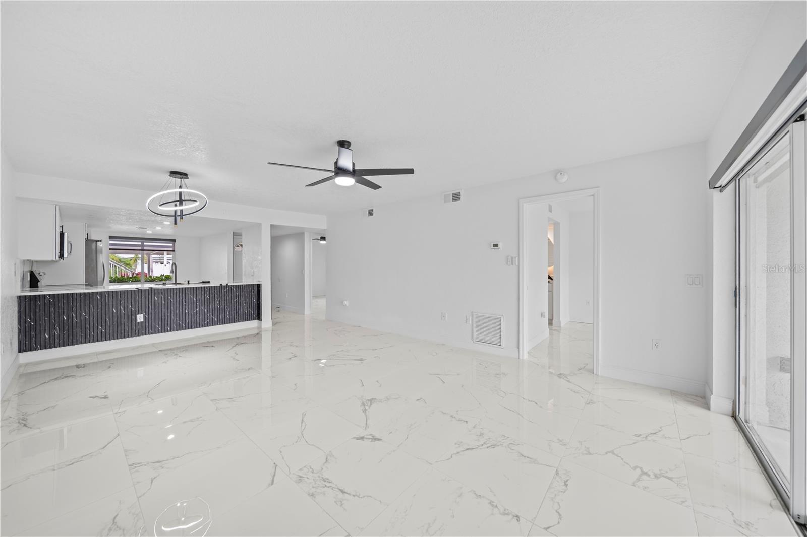 Image 15 of 39 For 4306 Madeira Court 3335