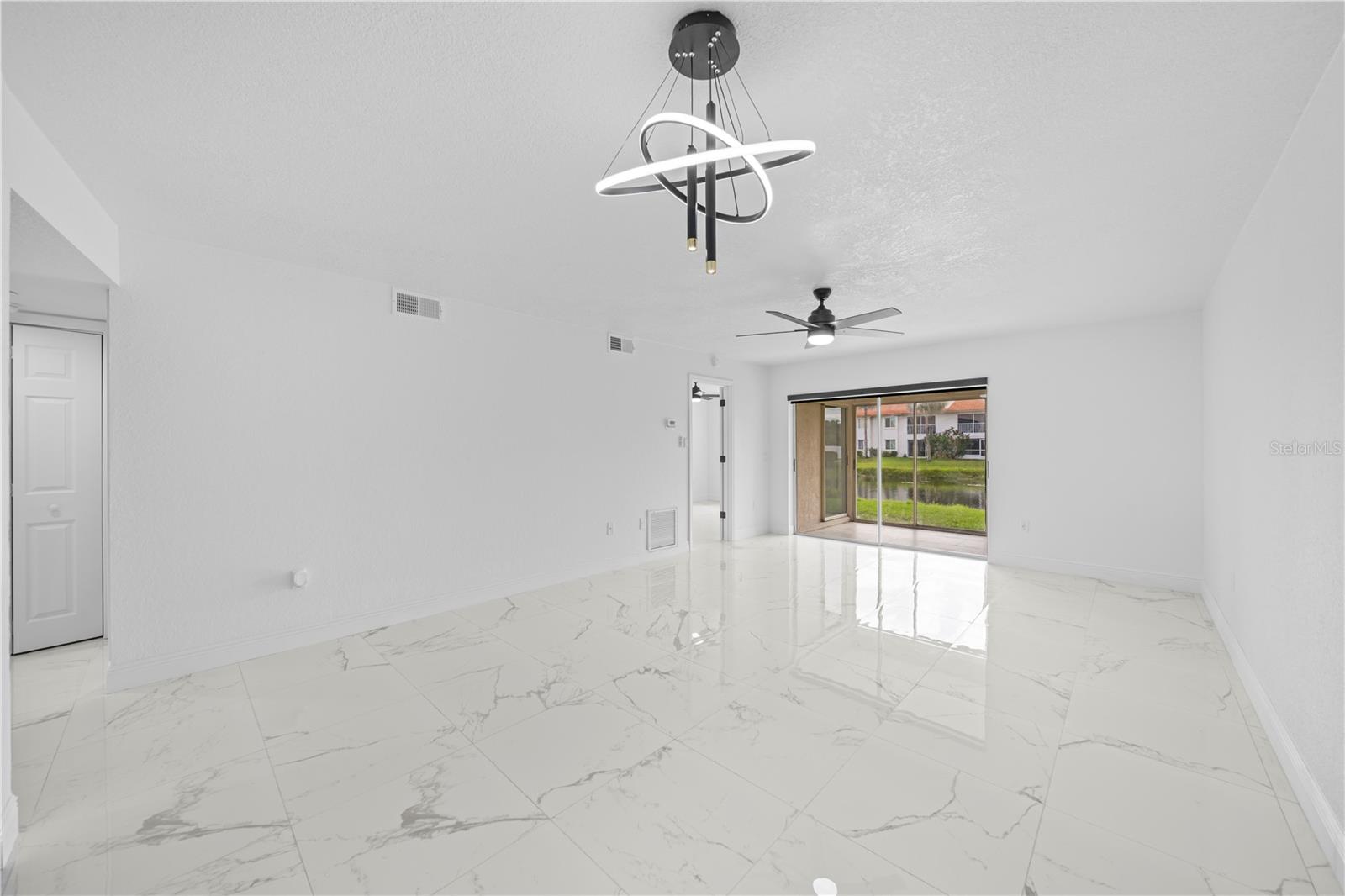 Image 17 of 39 For 4306 Madeira Court 3335