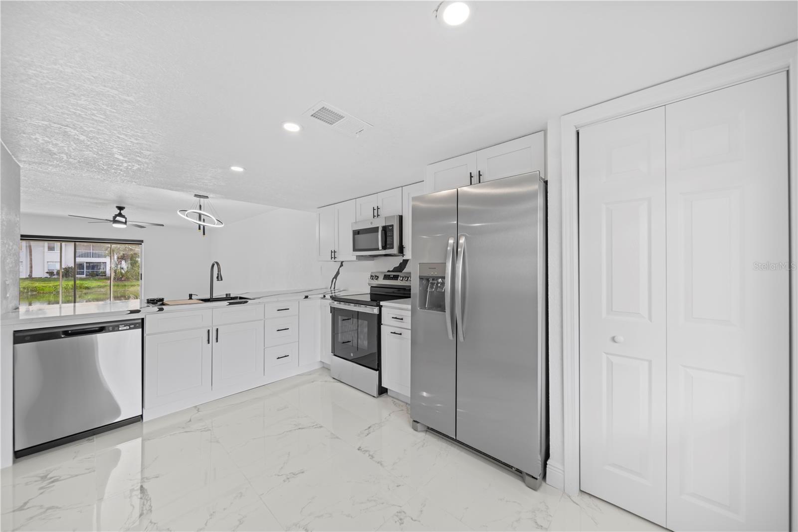 Image 20 of 39 For 4306 Madeira Court 3335