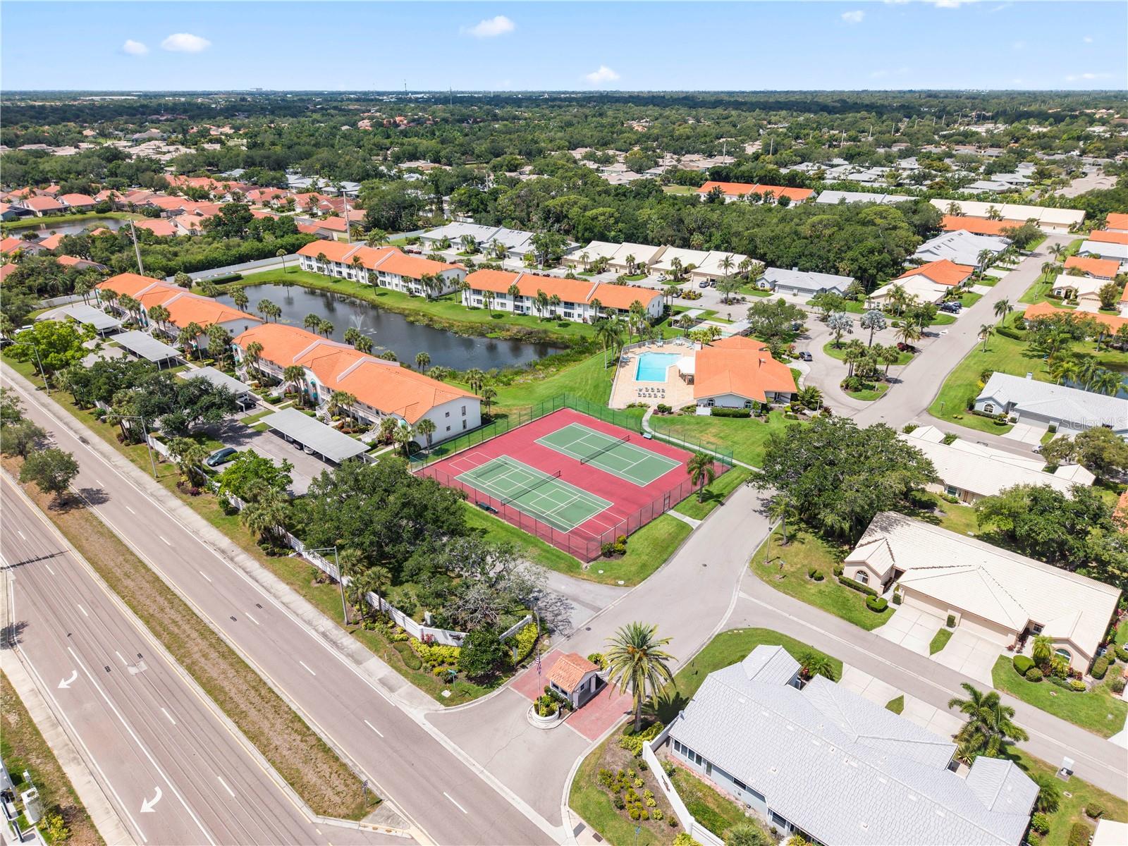 Image 28 of 39 For 4306 Madeira Court 3335