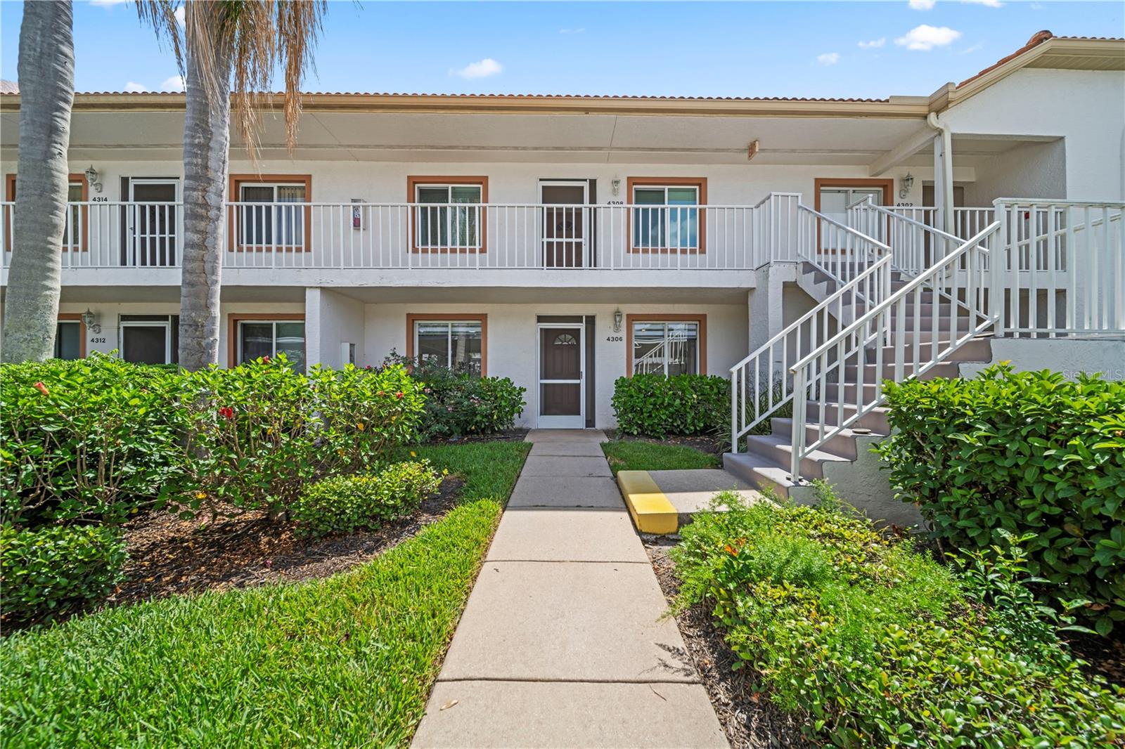Image 3 of 39 For 4306 Madeira Court 3335