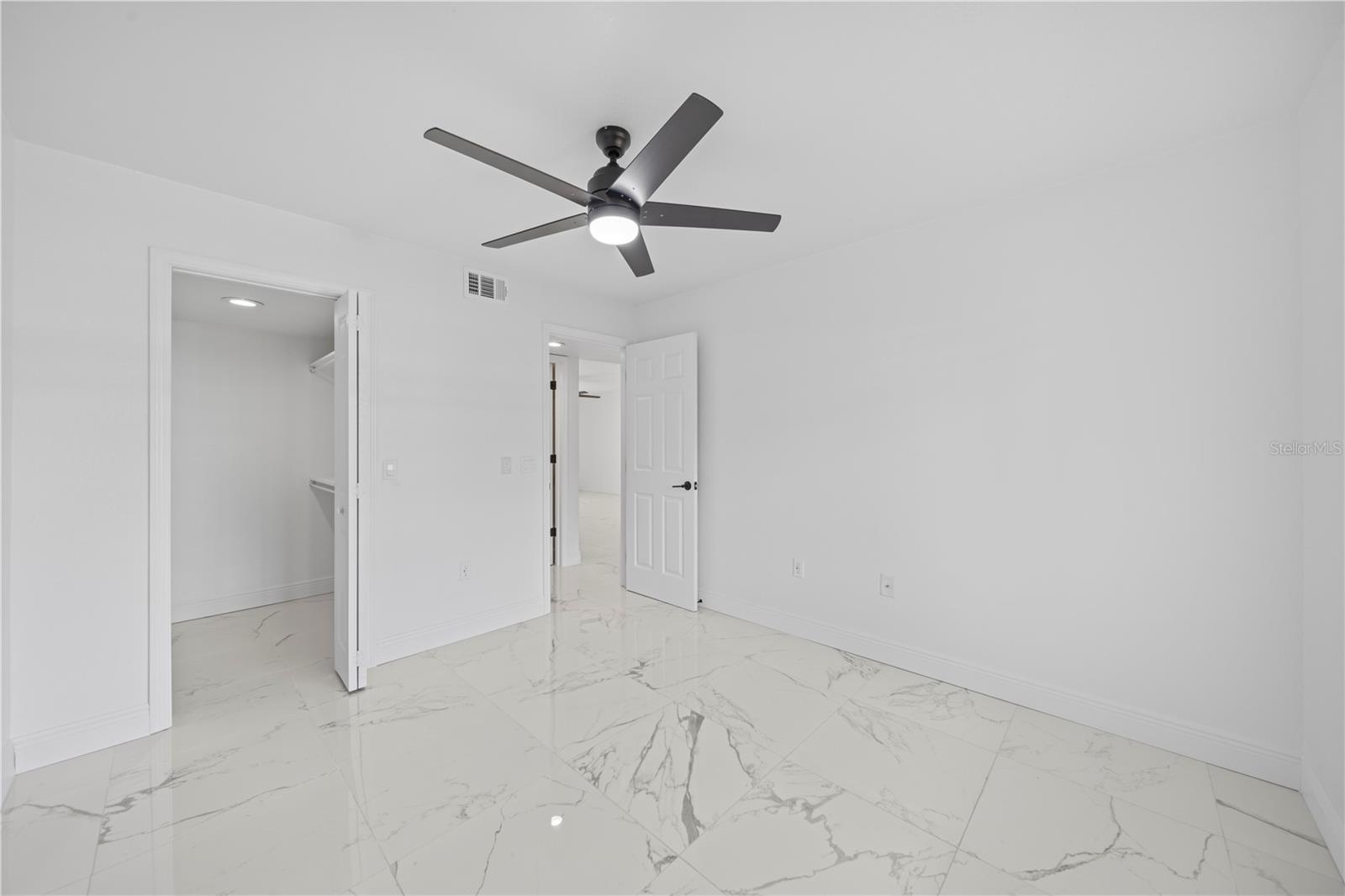 Image 6 of 39 For 4306 Madeira Court 3335