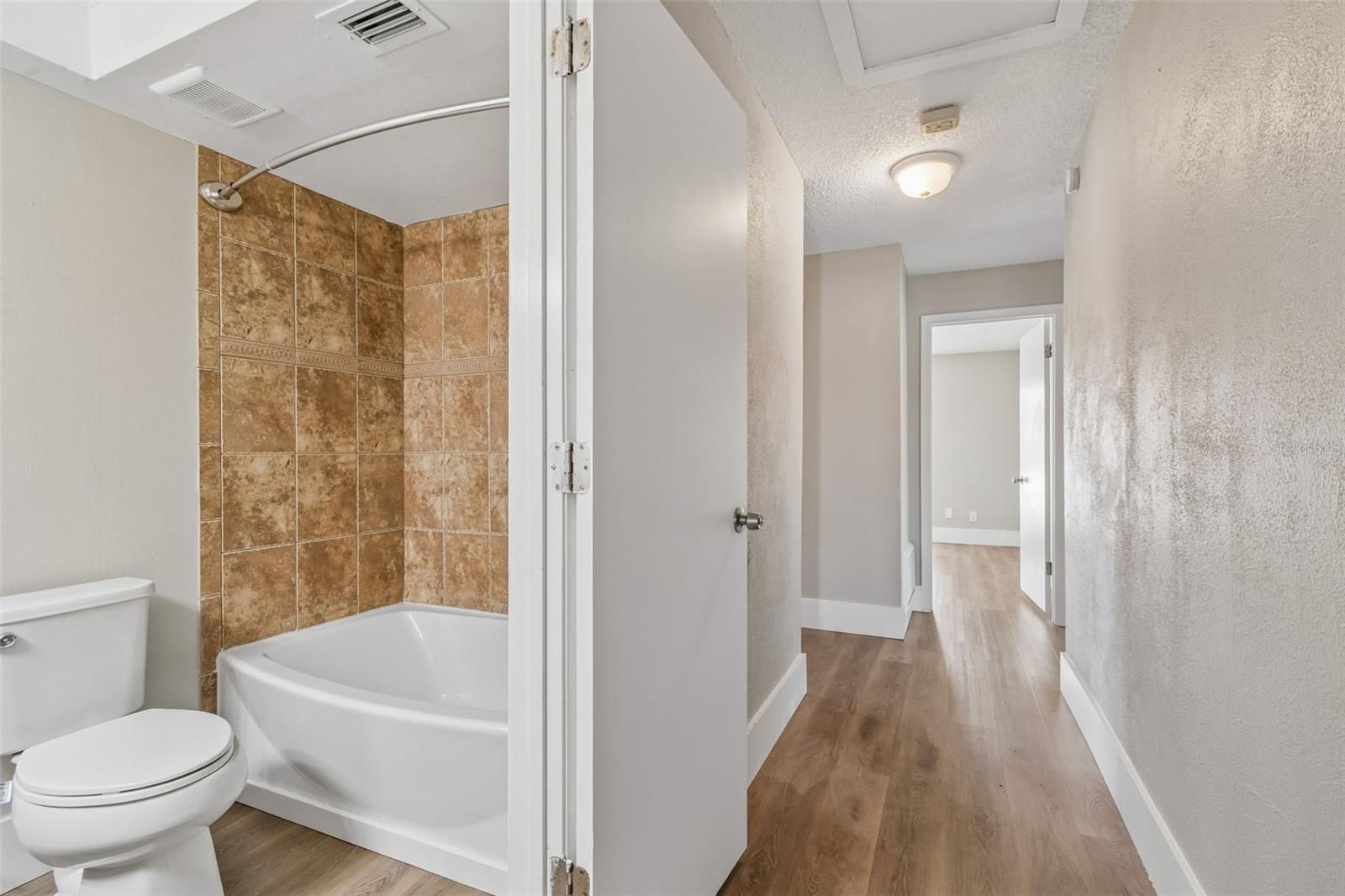 Image 24 of 53 For 13691 Serena Drive