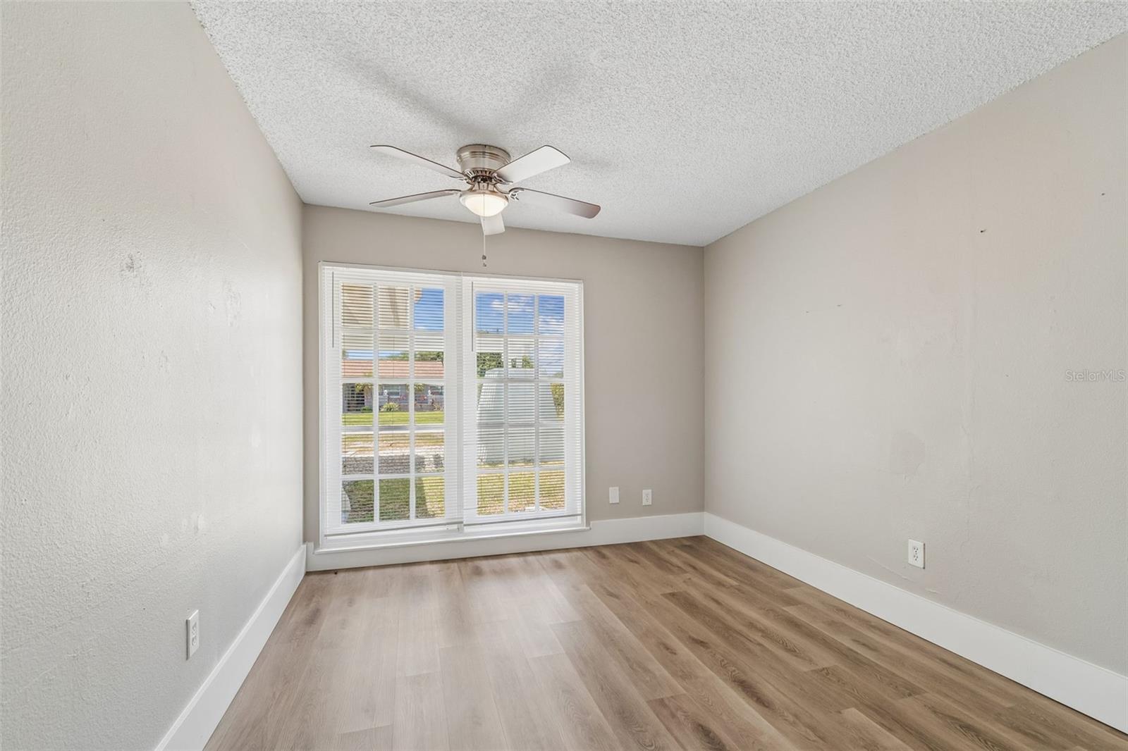 Image 28 of 53 For 13691 Serena Drive