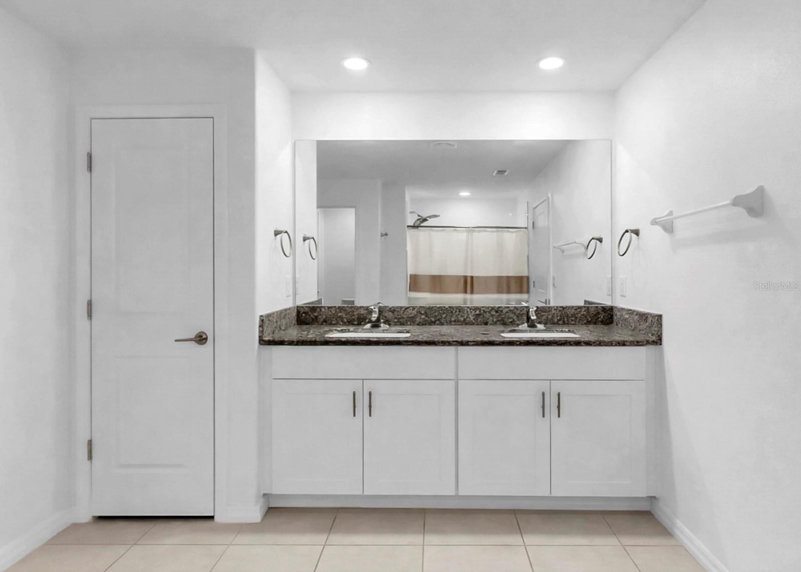 Image 30 of 73 For 13256 Great Plains Drive