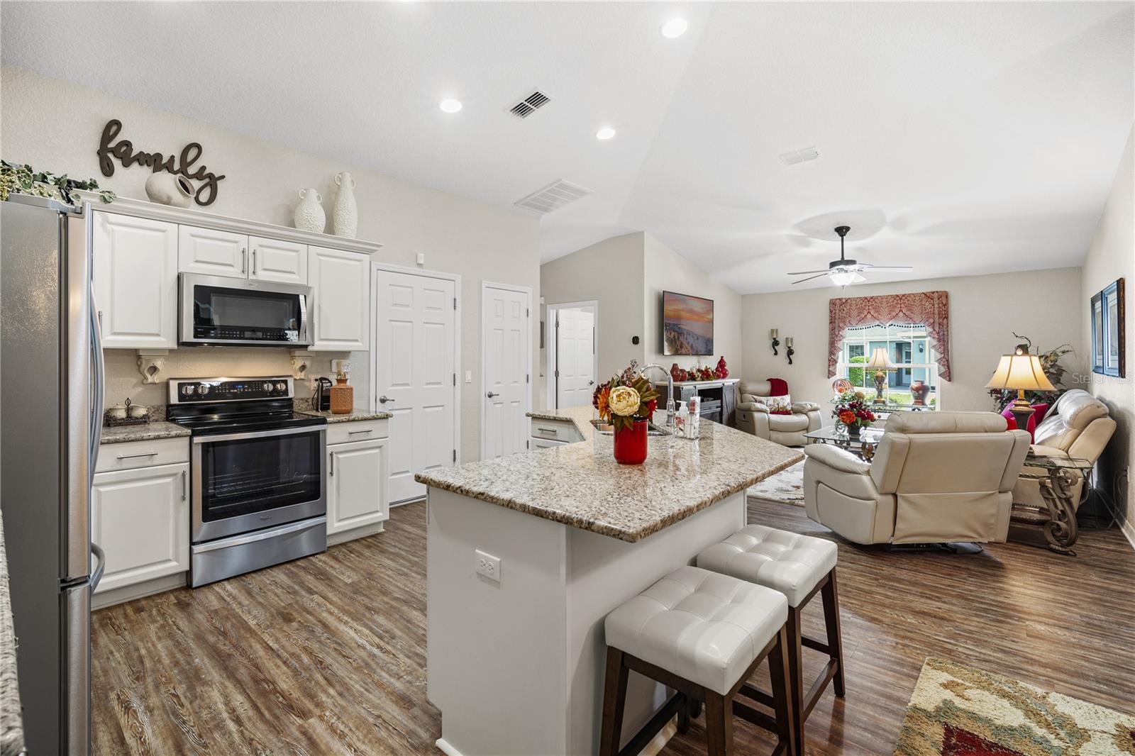 Image 14 of 33 For 6781 Basswood Circle