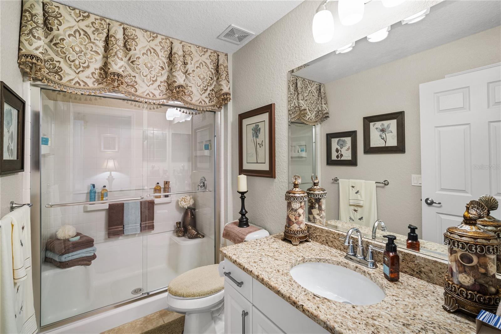Image 17 of 33 For 6781 Basswood Circle