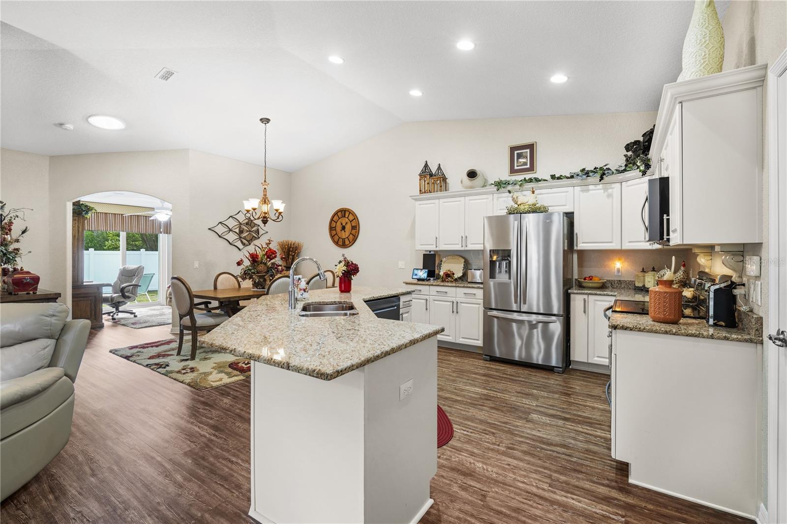 Image 3 of 33 For 6781 Basswood Circle