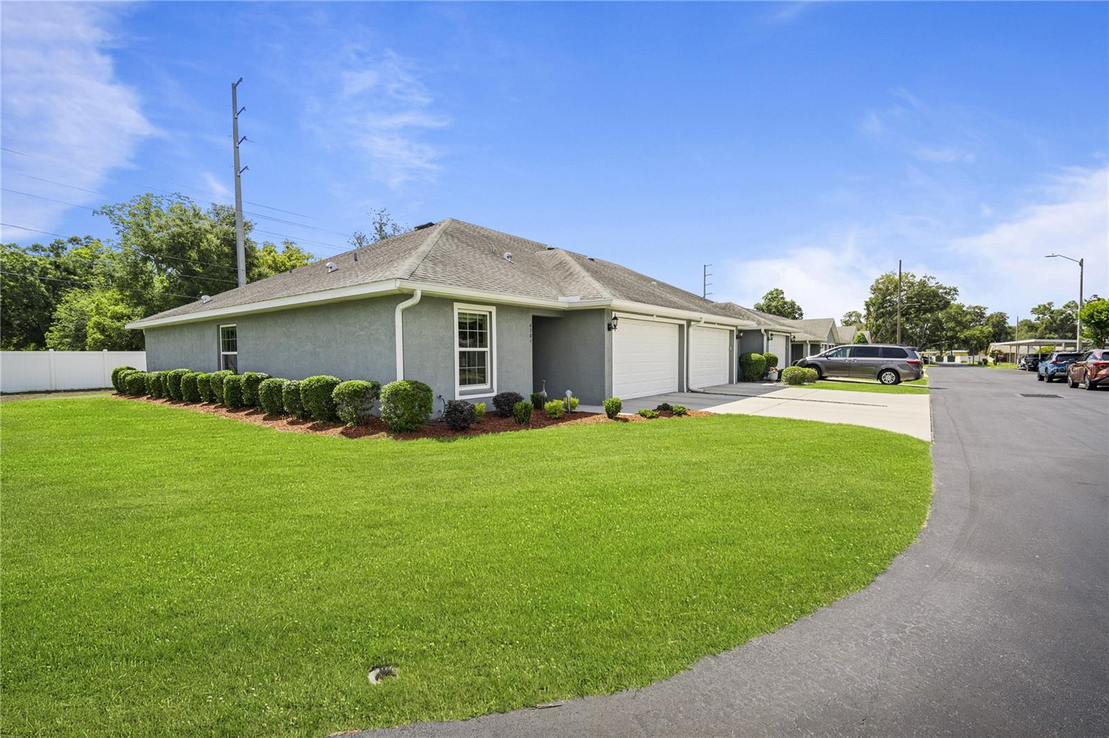 Image 6 of 33 For 6781 Basswood Circle