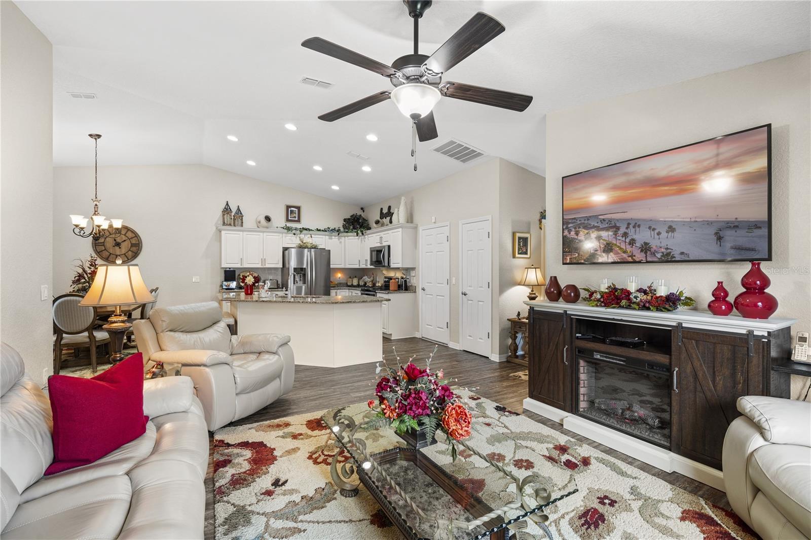 Image 7 of 33 For 6781 Basswood Circle