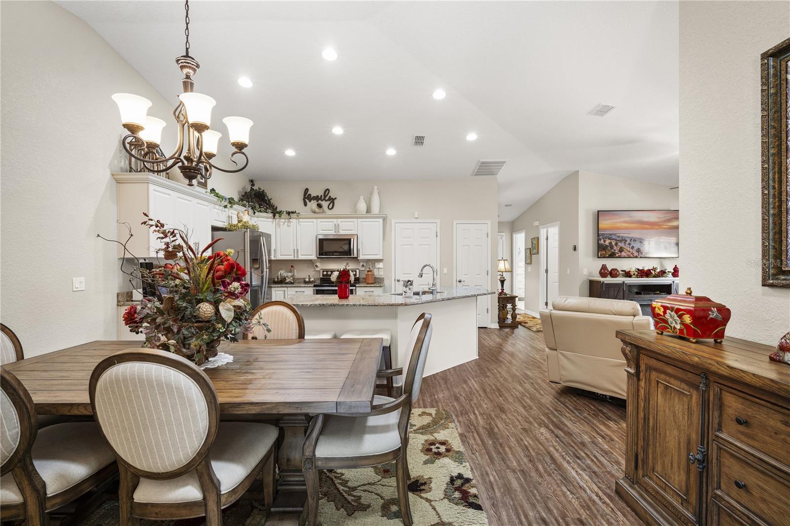 Image 8 of 33 For 6781 Basswood Circle