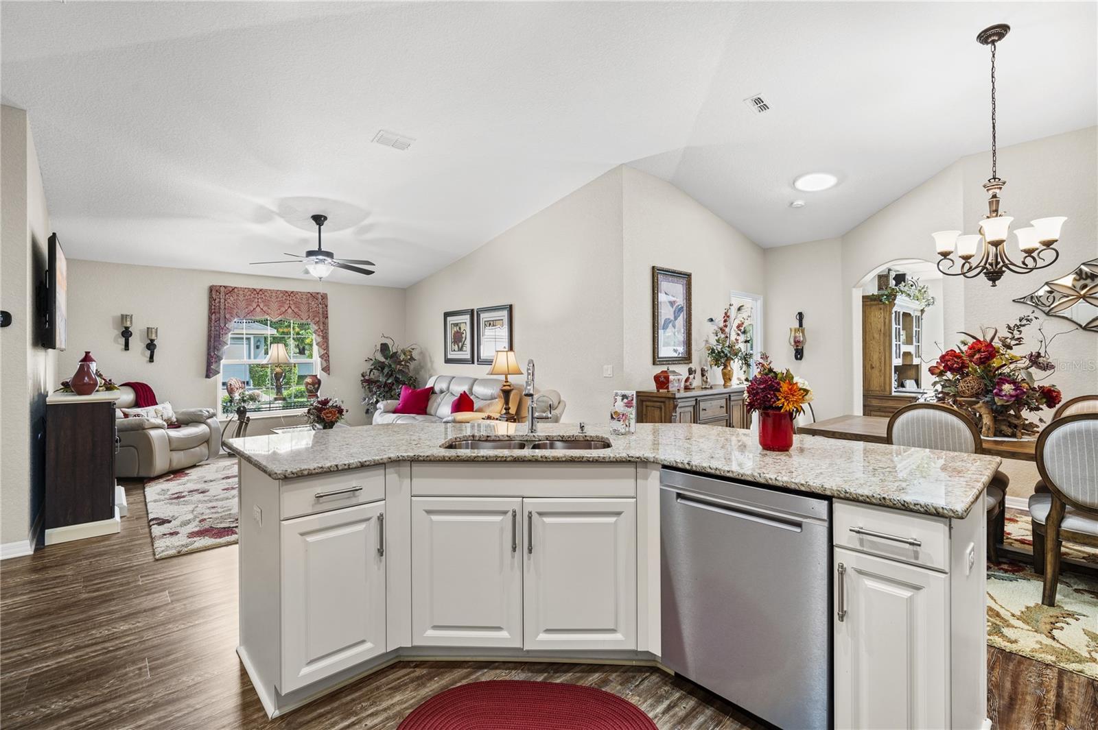Image 9 of 33 For 6781 Basswood Circle