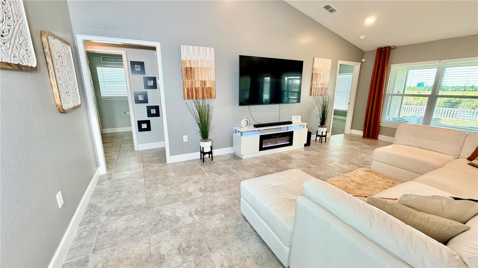 Image 11 of 43 For 4015 Tullamore Lane