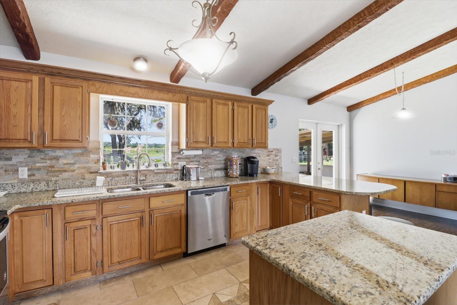 Listing photo id 12 for 7961 Riverbend Road