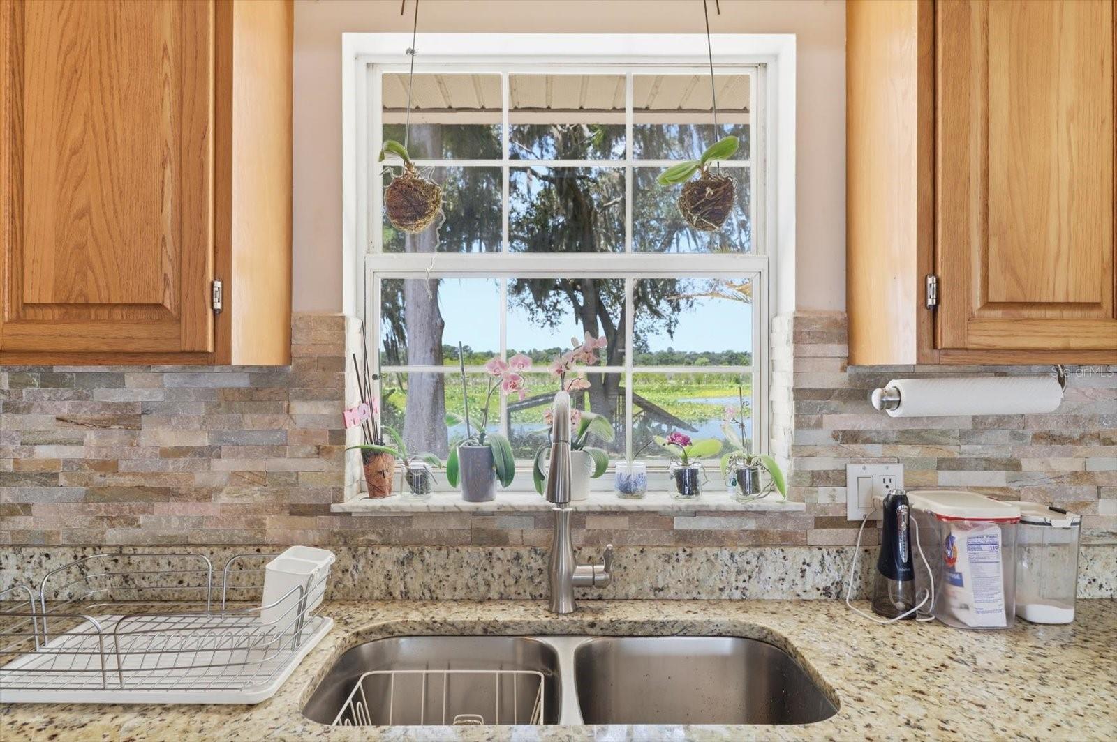 Listing photo id 15 for 7961 Riverbend Road
