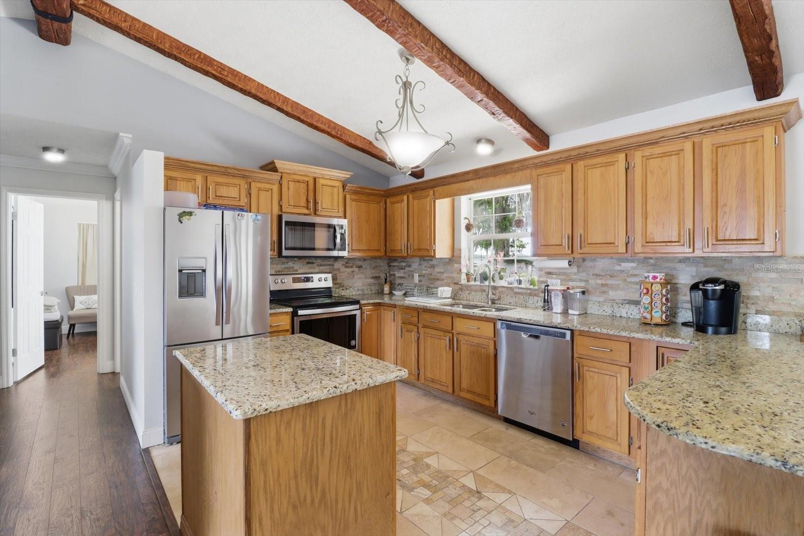 Listing photo id 16 for 7961 Riverbend Road
