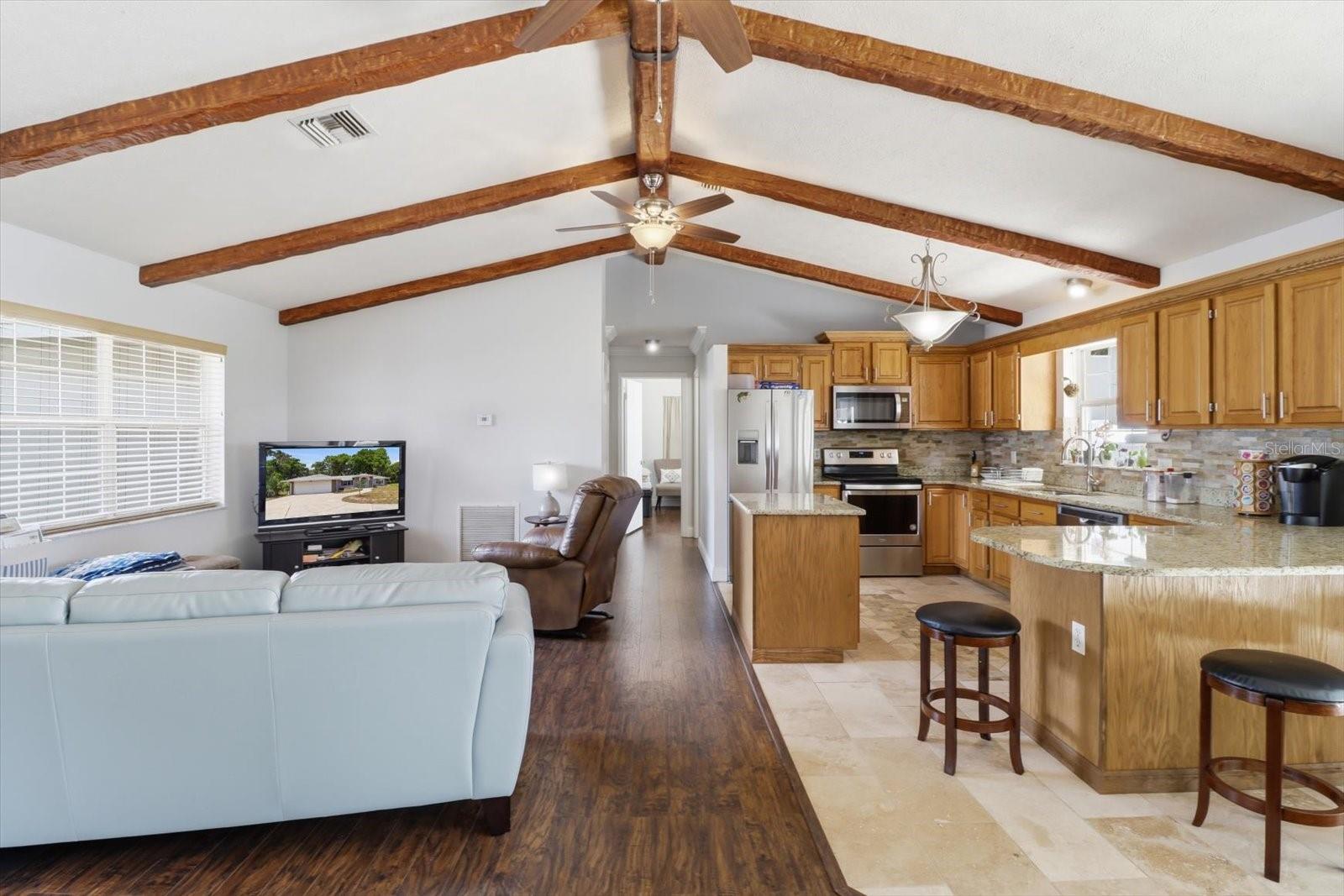Listing photo id 19 for 7961 Riverbend Road
