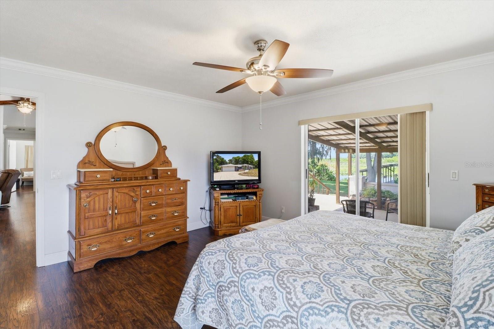 Listing photo id 21 for 7961 Riverbend Road