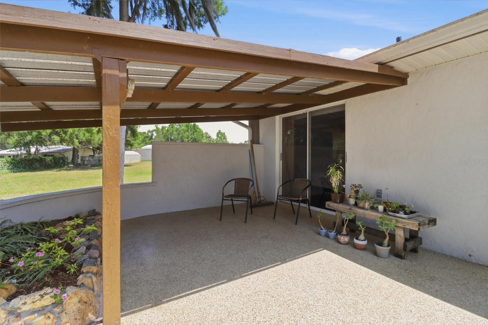Listing photo id 31 for 7961 Riverbend Road
